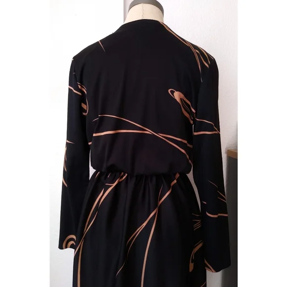 Vtg 70s Faux Wrap Dress - Picture 6 of 10
